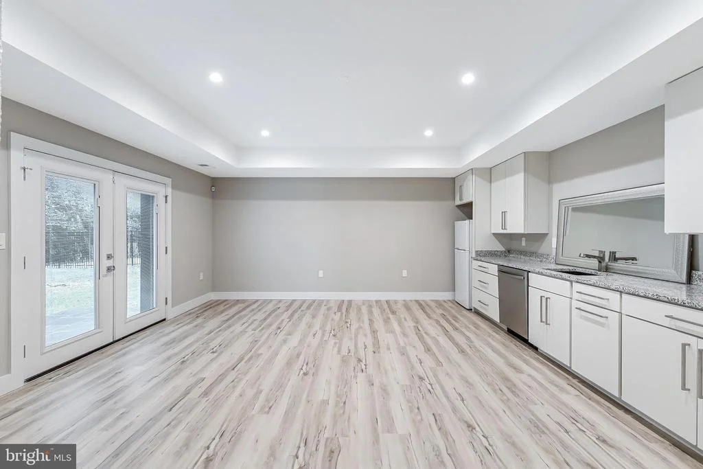 Photo of 908 WALKER ROAD