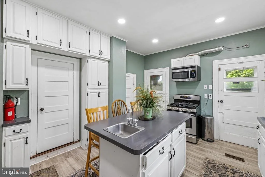 Photo of 2616 TALBOT ROAD