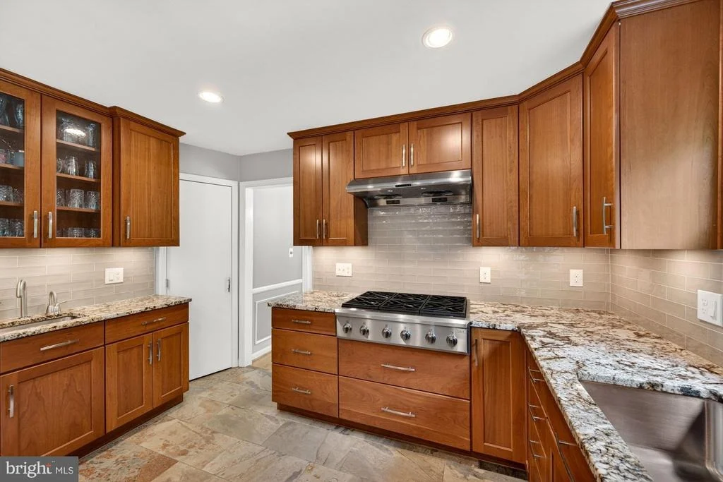 Photo of 11416 VALE ROAD