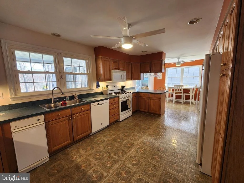Photo of 215 GARNETT ROAD