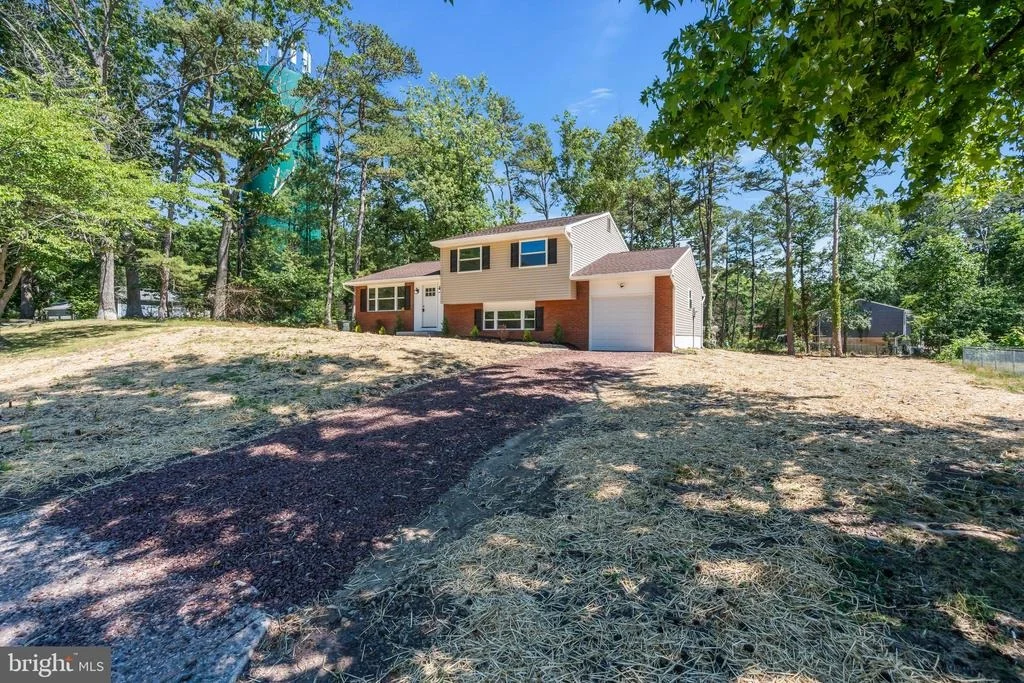Photo of 143 OAK PINES BOULEVARD