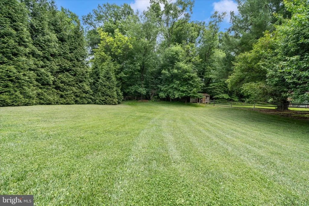 Photo of 8604 BURNT HICKORY CIRCLE