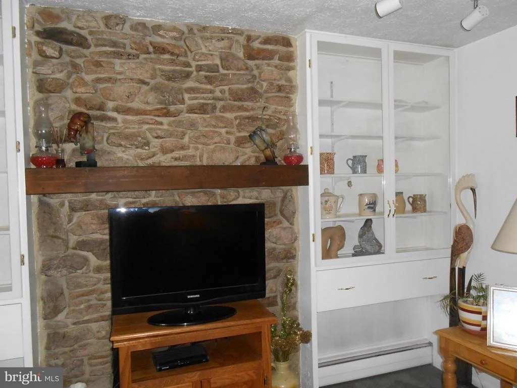 Photo of 4427 VALLEY VIEW ROAD