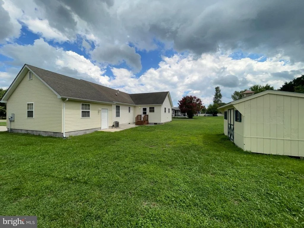 Photo of 28 CIRCLE DRIVE W