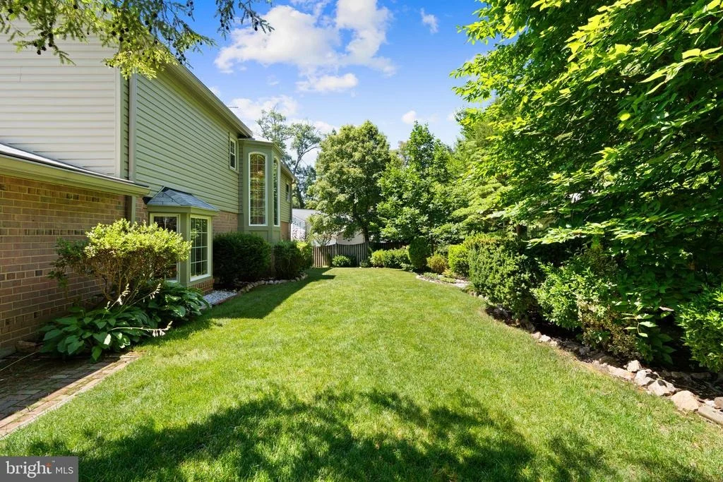 Photo of 6703 RED JACKET ROAD