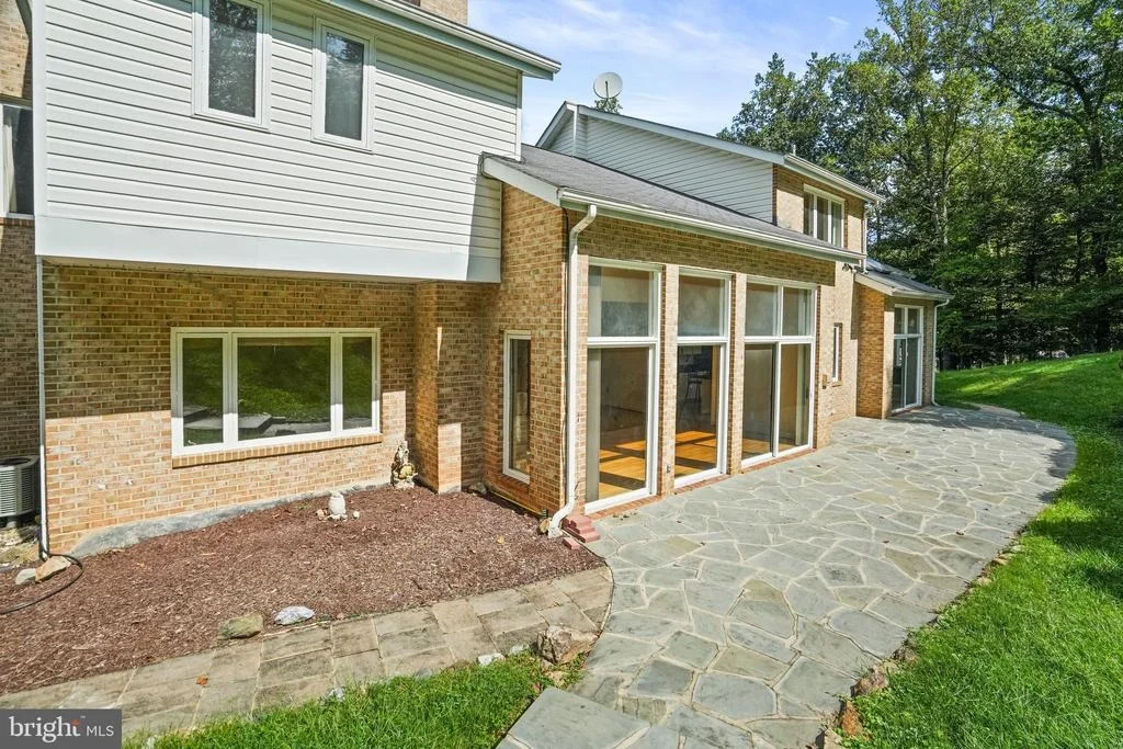 Photo of 10320 GLEN ROAD