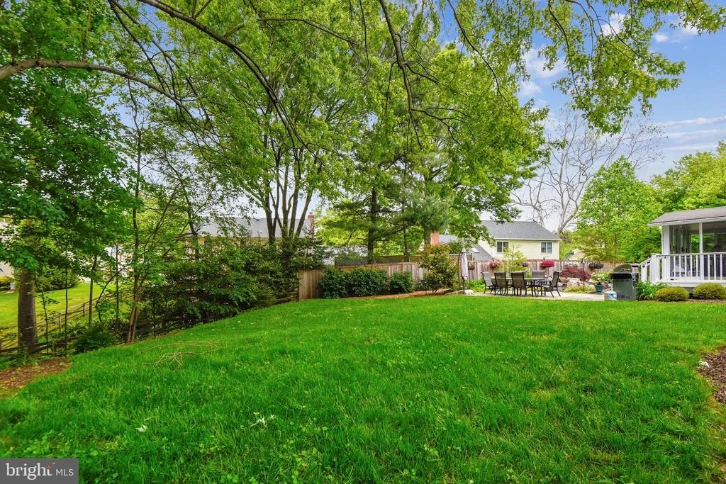 Photo of 6 SERPENTINE COURT