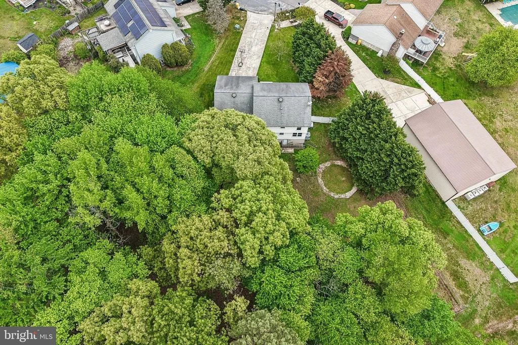 Photo of 592 EASON DRIVE