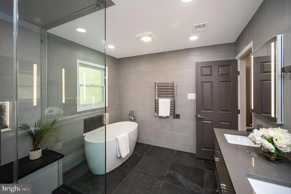 Photo of 4204 AVON DRIVE