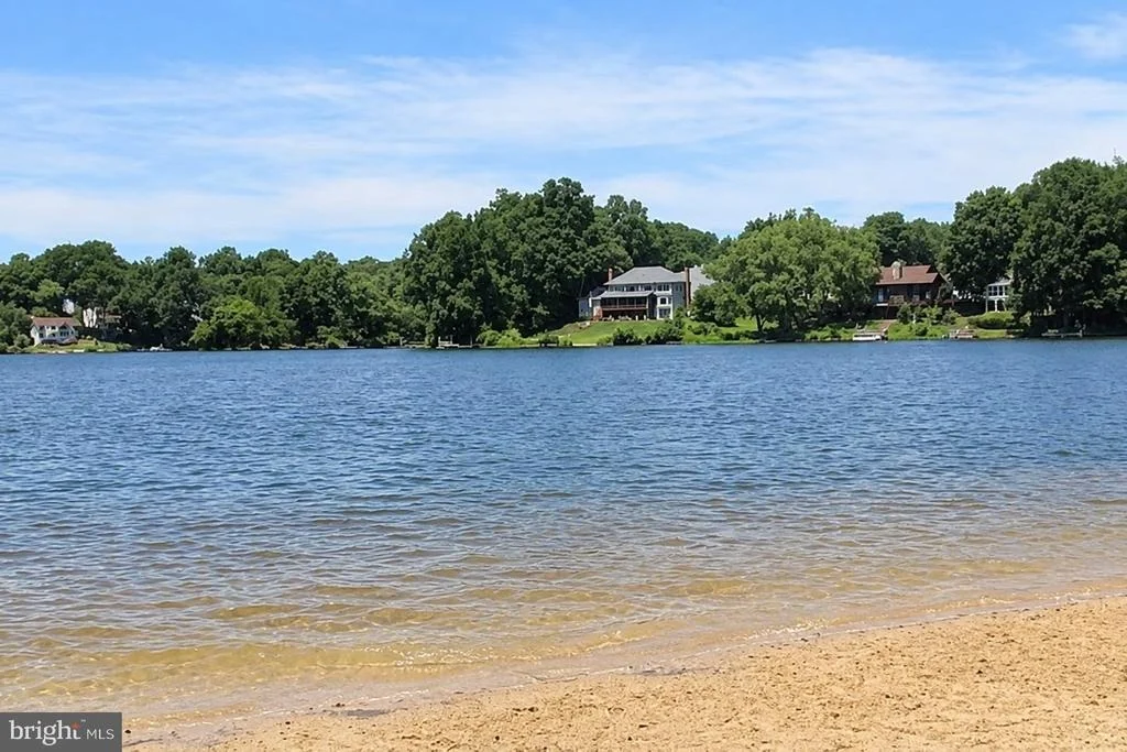 Photo of 15058 HOLLEYSIDE DRIVE