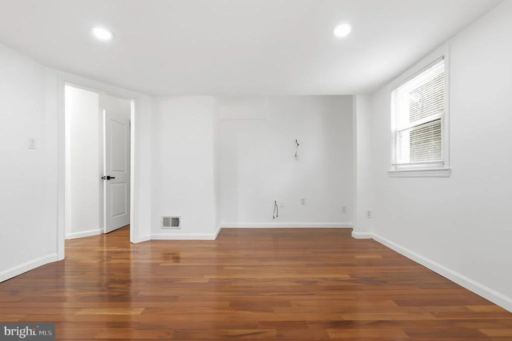 Photo of 1511 CREST ROAD