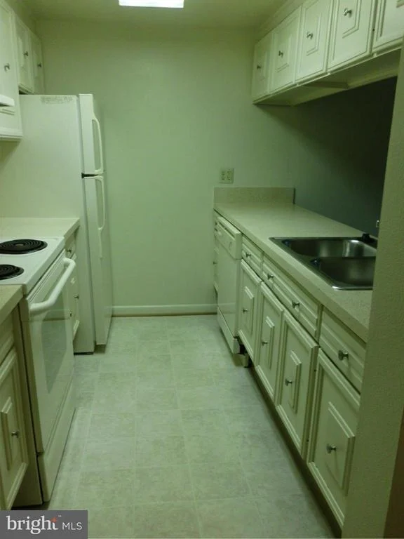 Photo of Unit 101F at 3642 GLENEAGLES DRIVE