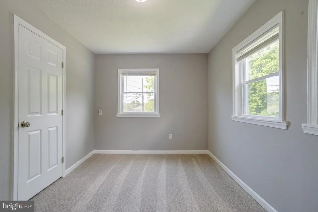 Photo of 215 GLIDER DRIVE
