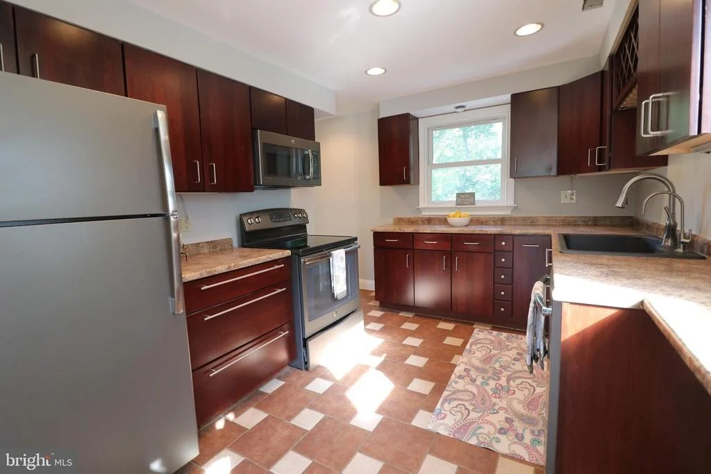 Photo of 708 N WARFIELD DRIVE