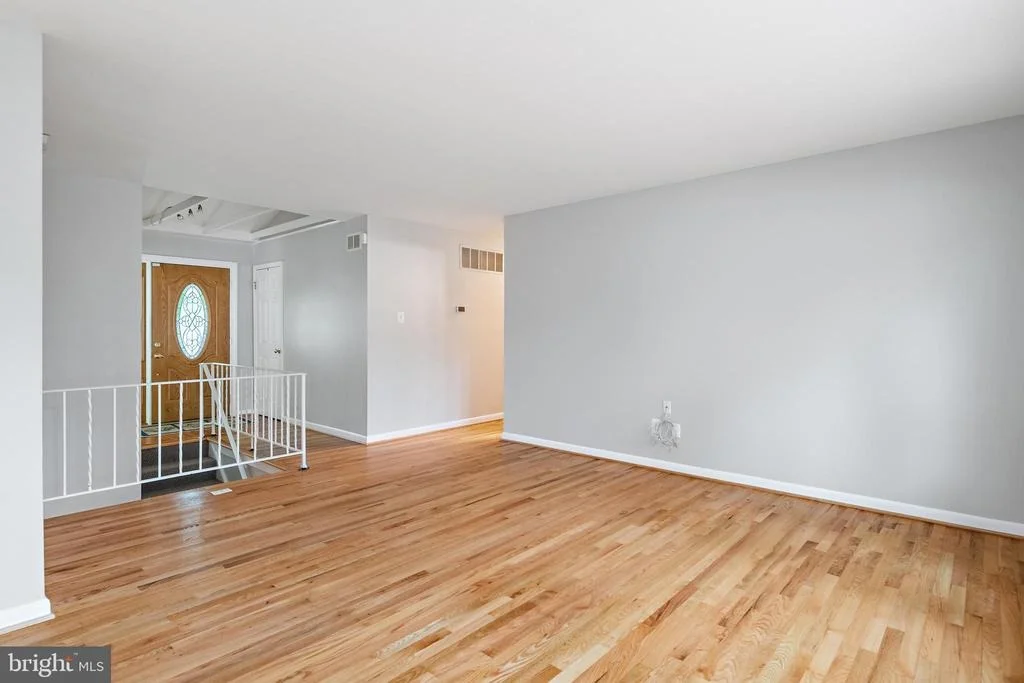 Photo of 970 HIGHPOINT DRIVE