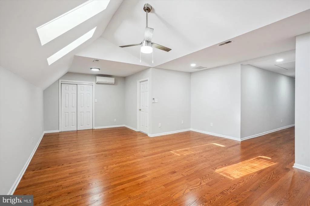 Photo of 18604 WILLOW OAK DRIVE