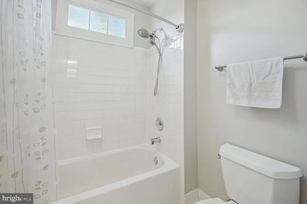Photo of 10 MAPLECREST COURT