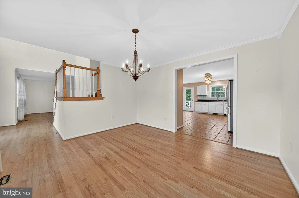 Photo of 9290 BAKER STREET