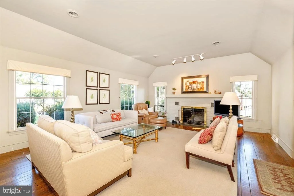 Photo of 5433 SHOOKSTOWN ROAD