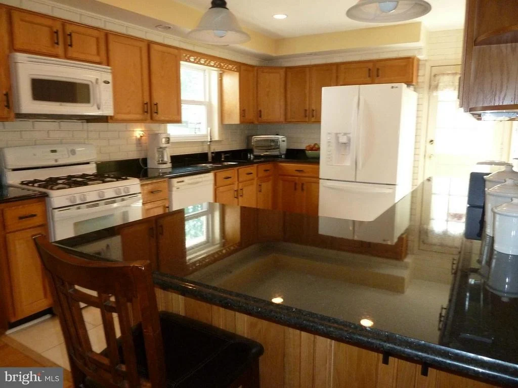 Photo of 19605 CHARLINE MANOR ROAD
