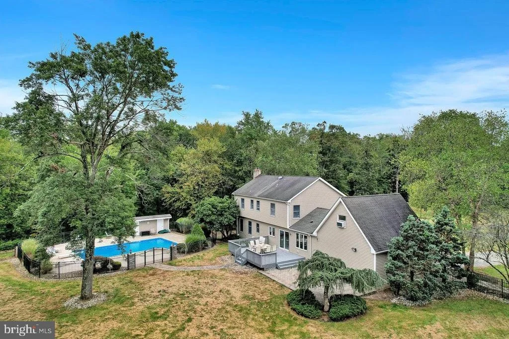 Photo of 526 COUNTY ROAD 579