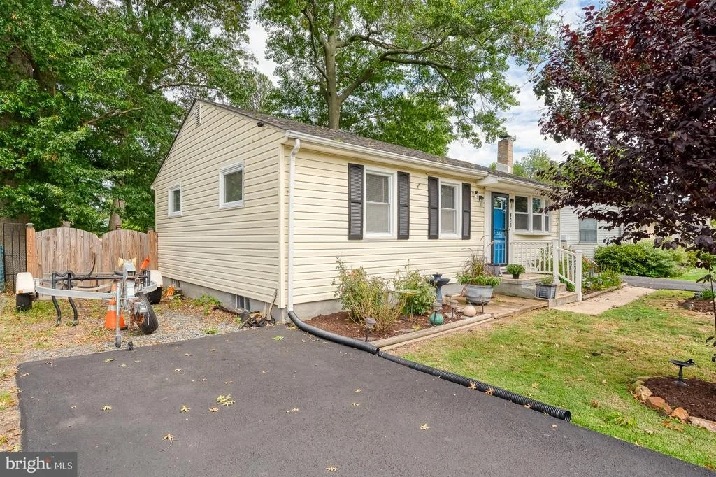 Photo of 403 WEBB LANE
