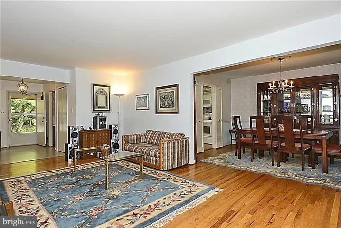 Photo of 12912 MIDDLEVALE LANE