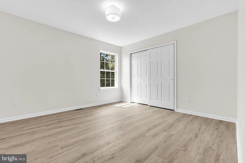 Photo of 1055 HUNTINGDON DRIVE