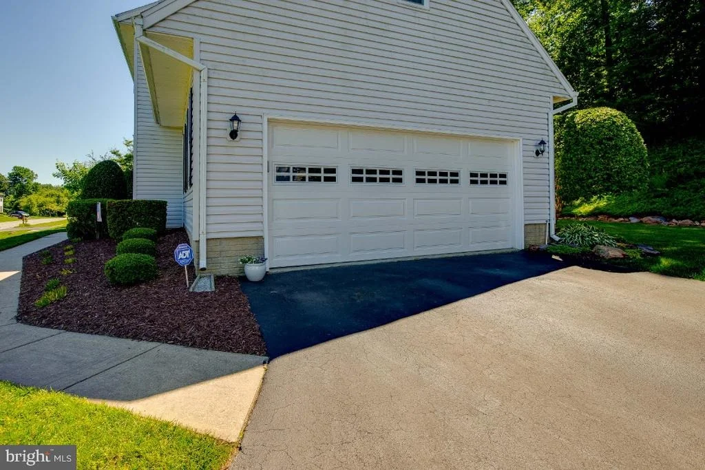 Photo of 4062 LOMAR DRIVE