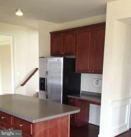 Photo of 8413 SUMMIT AVENUE