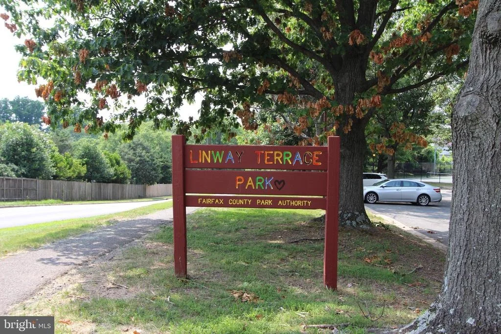 Photo of 1626 LINWAY PARK DRIVE