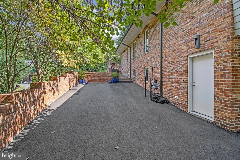 Photo of 1753 ARMY NAVY DRIVE