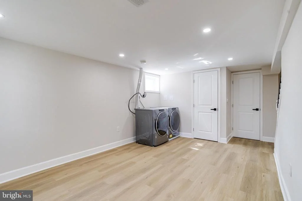 Photo of 605 WALNUT AVENUE