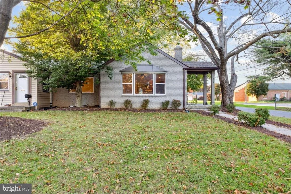 Photo of 819 TRAIL AVENUE