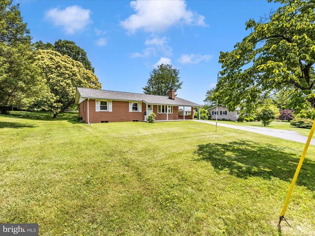 Photo of 5634 SHOOKSTOWN ROAD