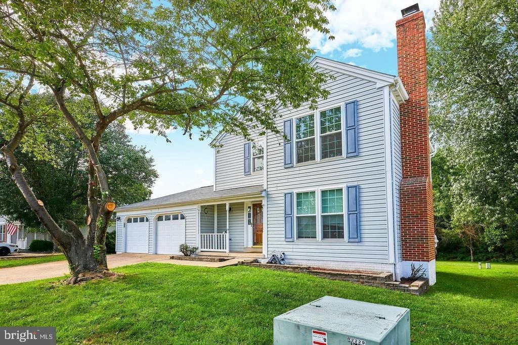 Photo of 806 RUST DRIVE NE