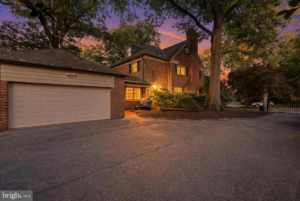 Photo of 2 BELLEMORE ROAD