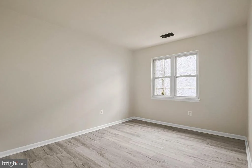 Photo of 1229 DELAFIELD PLACE NE