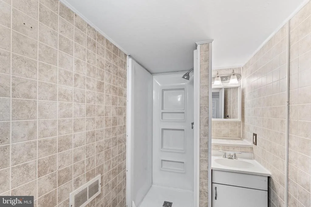 Photo of 14 GIBBONS BOULEVARD