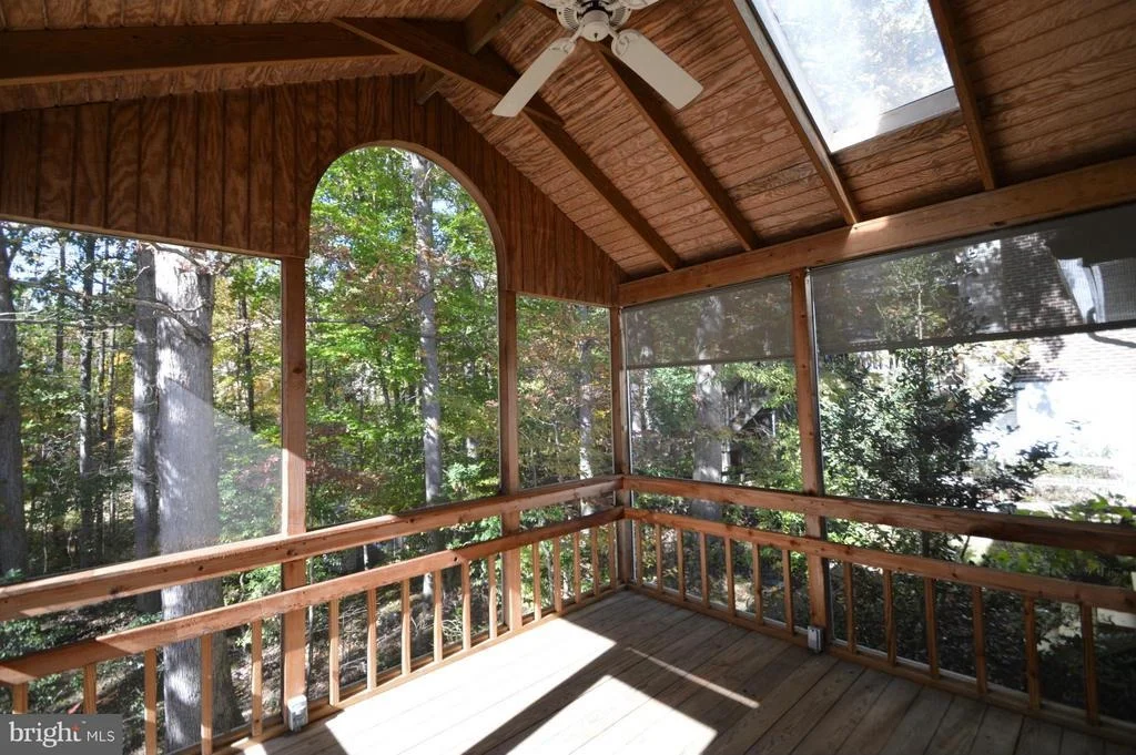 Photo of 8014 DIVING CLIFF LANE