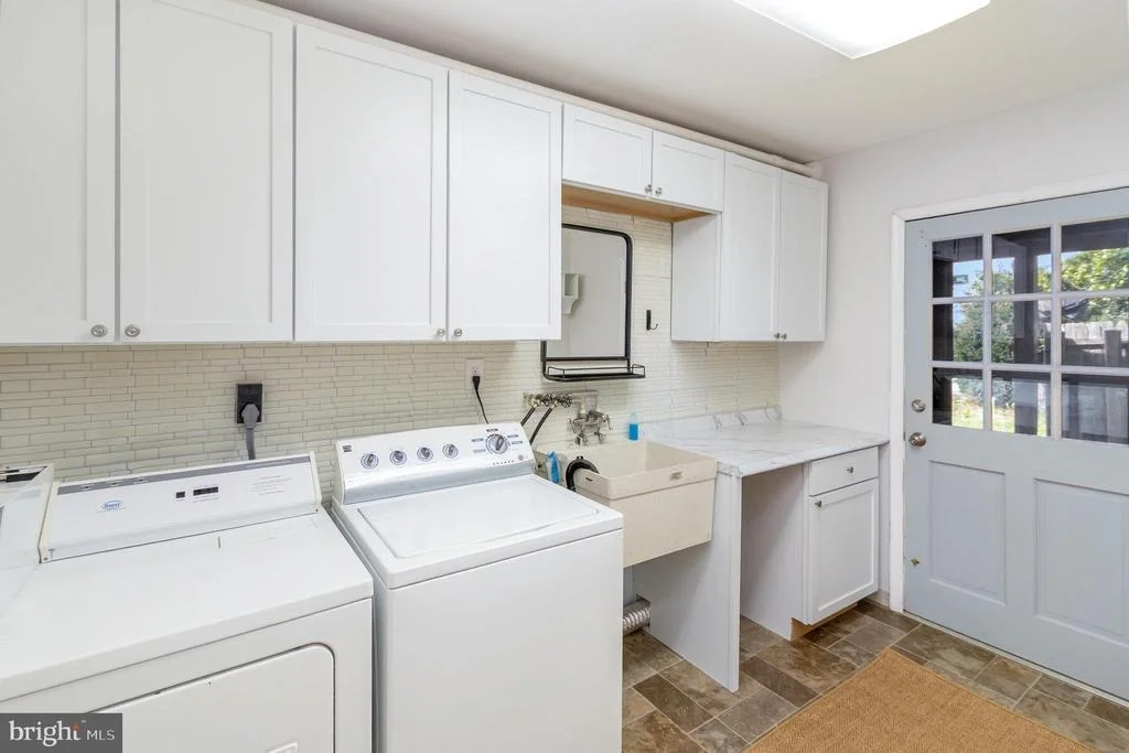 Photo of 2033 SHORE DRIVE
