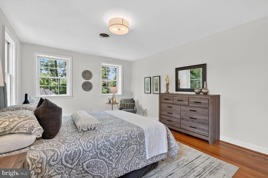 Photo of 4425 P STREET NW