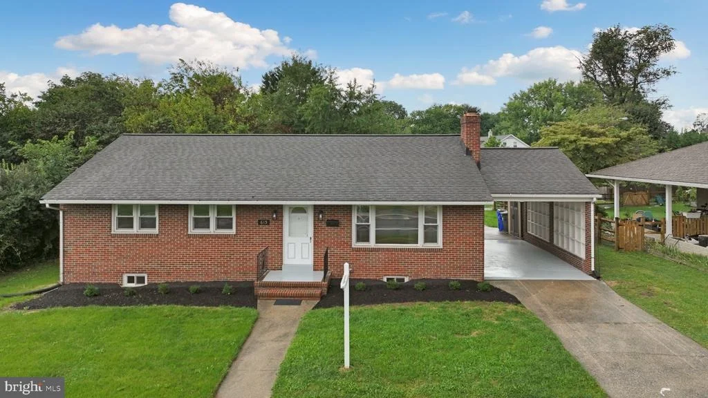 Photo of 615 TANEY AVENUE
