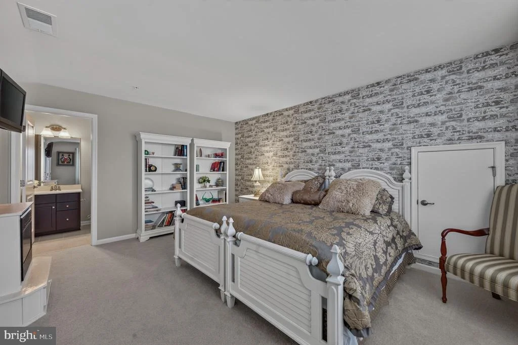 Photo of 1123 LONG FARM CIRCLE