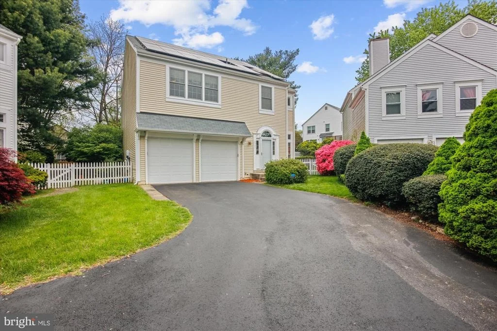 Photo of 2321 PONDSIDE TERRACE
