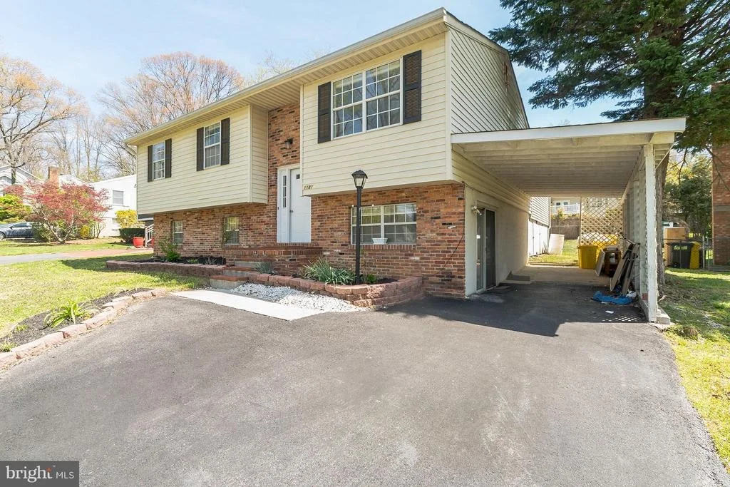 Photo of 1181 GATEWAY DRIVE