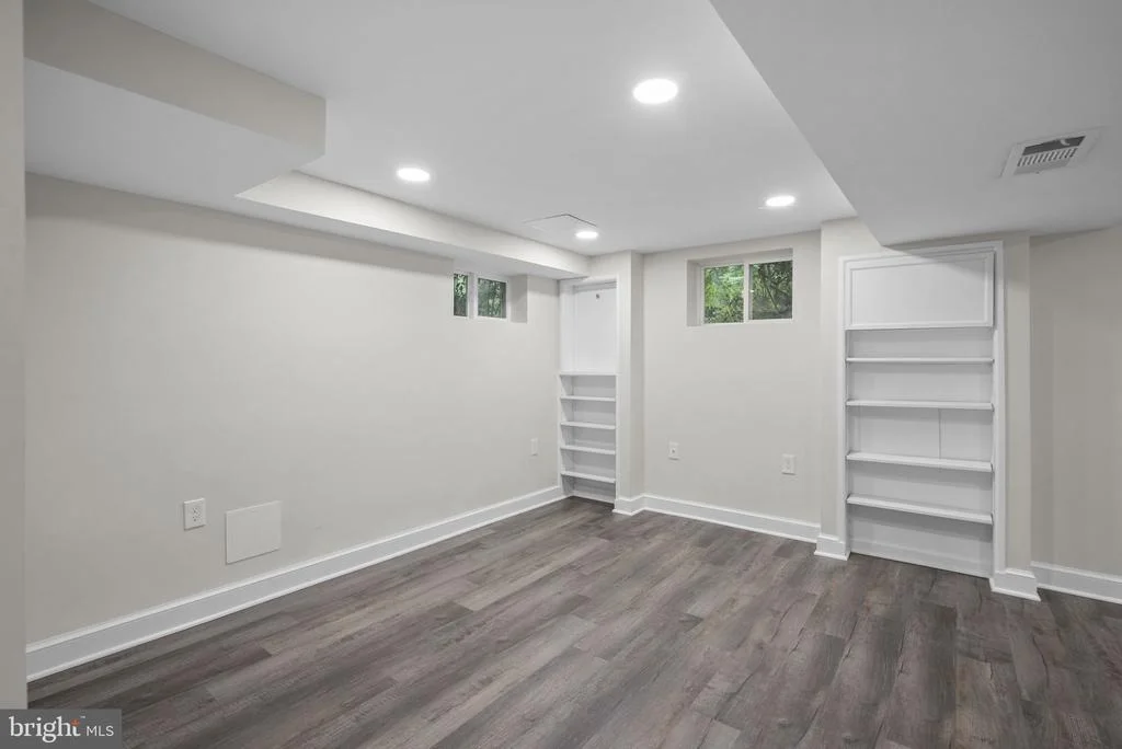 Photo of 9407 SEMINOLE STREET