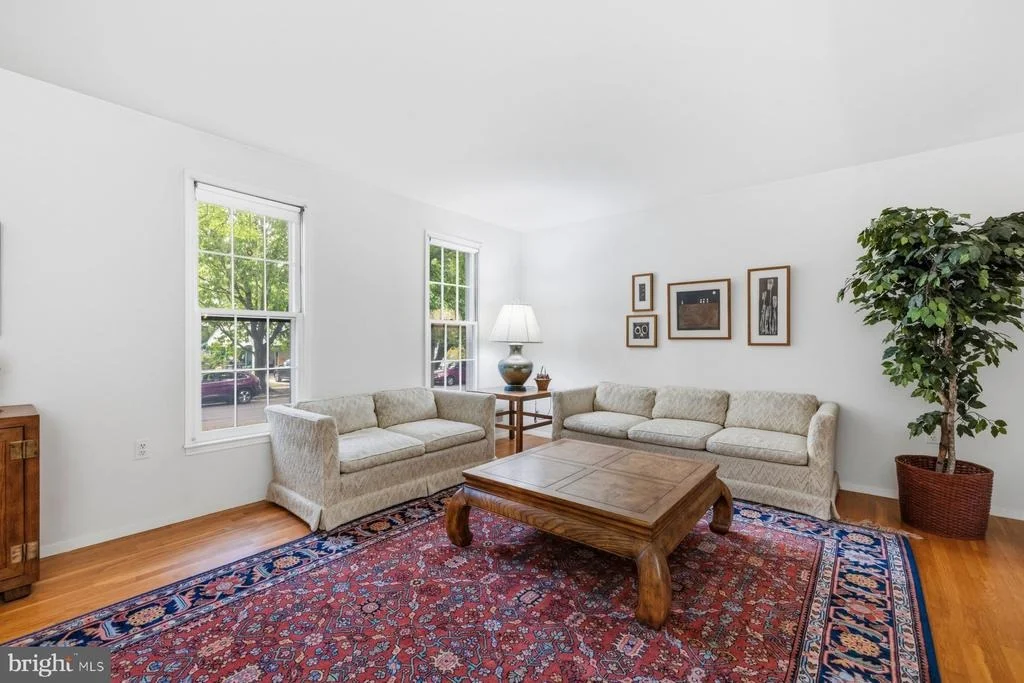 Photo of 8402 MARGO ROAD