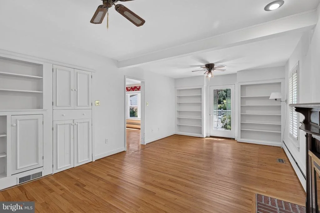 Photo of 805 ORCHARD WAY
