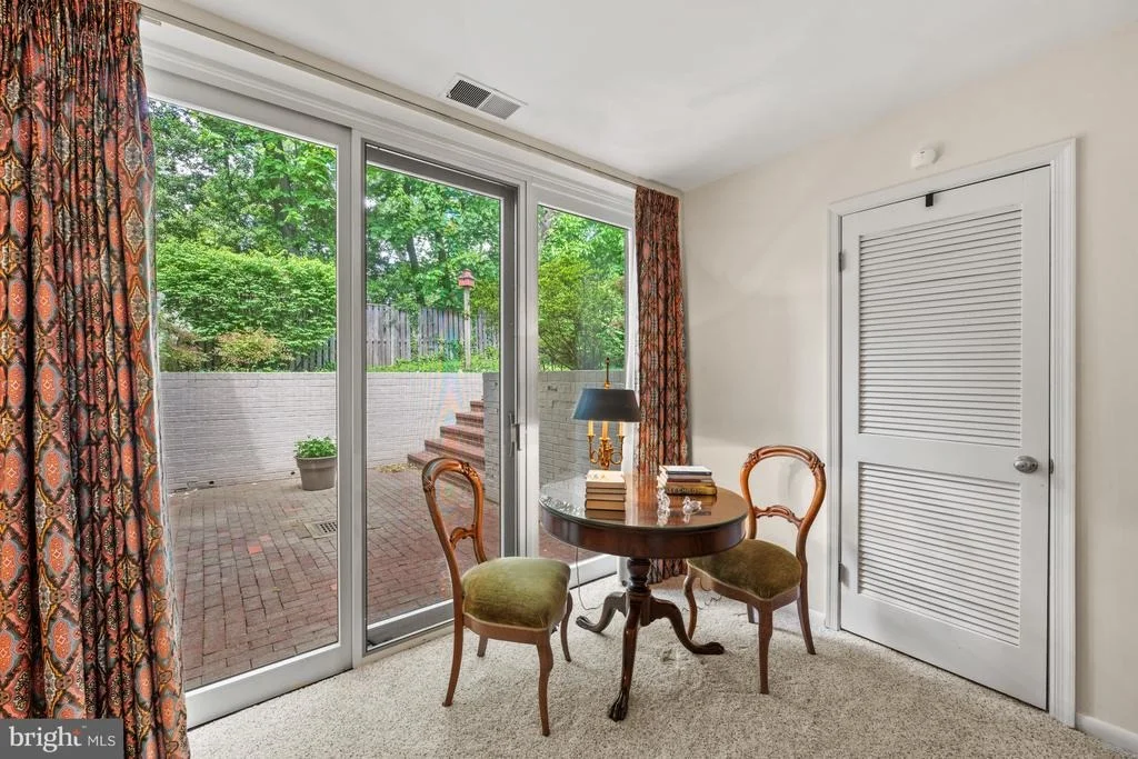 Photo of 4015 LAIRD PLACE